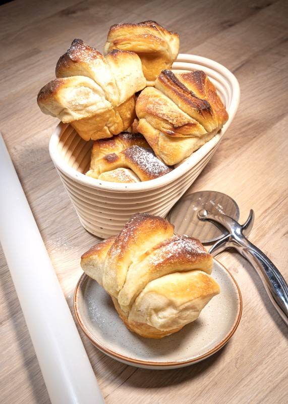 Make Your Own Amazing Buttermilk Bread Rolls